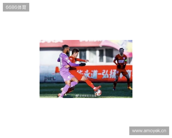 亚泰出征青岛准备赛季收官战 球迷助威歌声为子弟兵加油